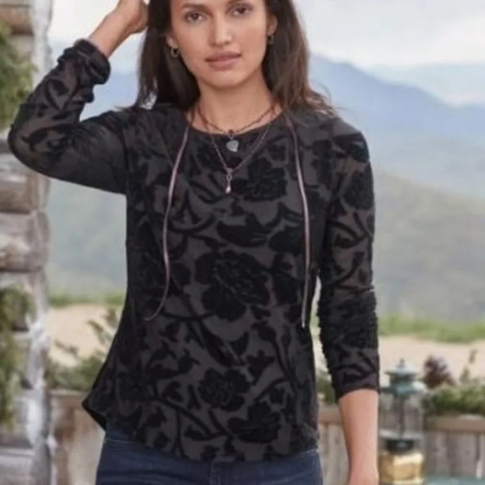 Sundance Bella Grace floral velvet lined top. - Picture 1 of 7